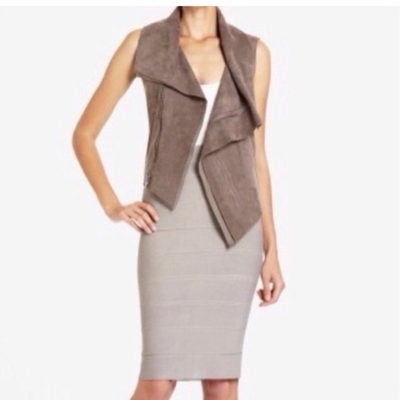 BCBGMaxAzria Jackets & Blazers - BCBGMaxAzria Taupe Sleeveless Vest